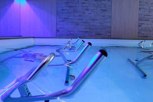 Équipements vestiaires centre Aquavélo Antibes